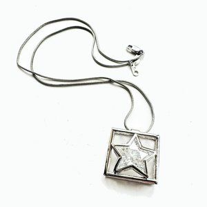 Suzanne Somers Star Necklace 18"